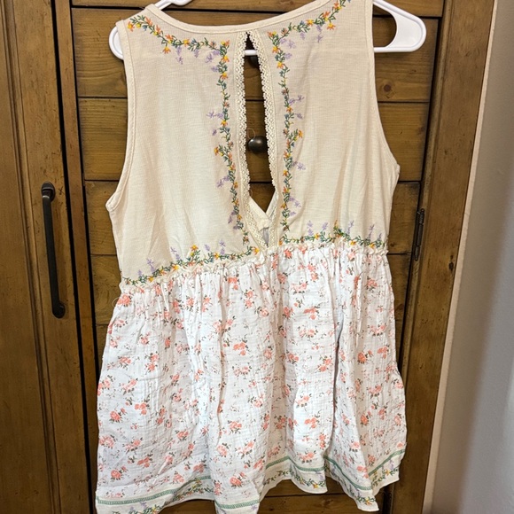 POL Cream Floral-Embroidered Sleeveless Camisole with Pink Print - Picture 5 of 5